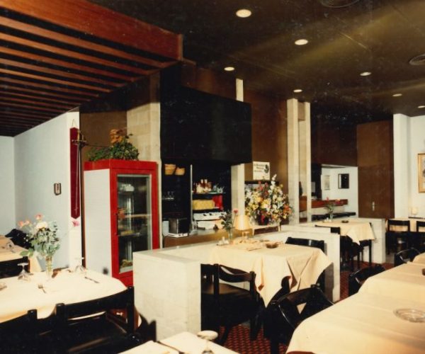 Bar Lounge Le Pesage in the 1980s